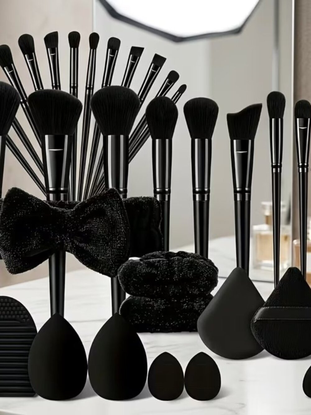 13 Makeup Brushes + 2 + 1 Makeup Sponge